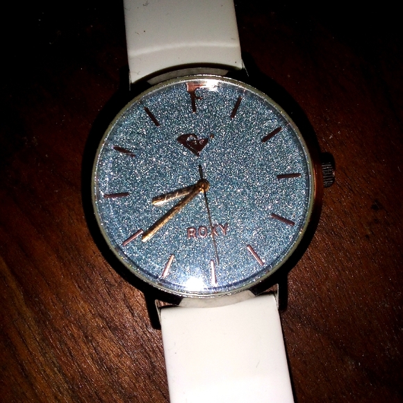 Women's Roxy watch - Picture 1 of 3